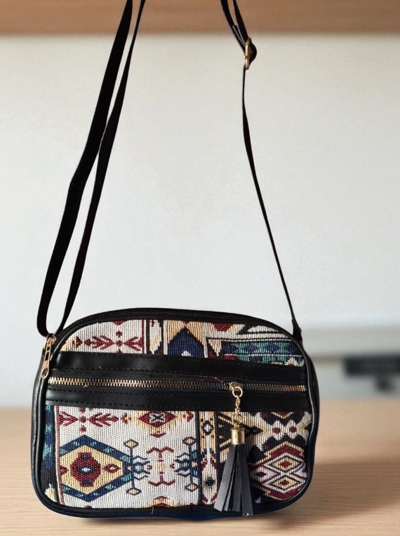 Stylish White Jacquard Printed Sling Bags for Women – Trendy & Spacious
