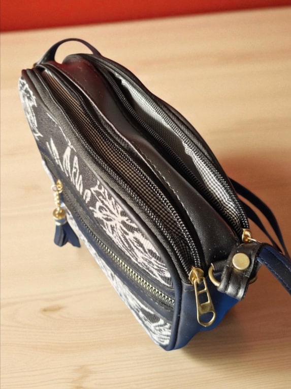 Stylish Black Jacquard Printed Sling Bags for Women – Trendy & Spacious