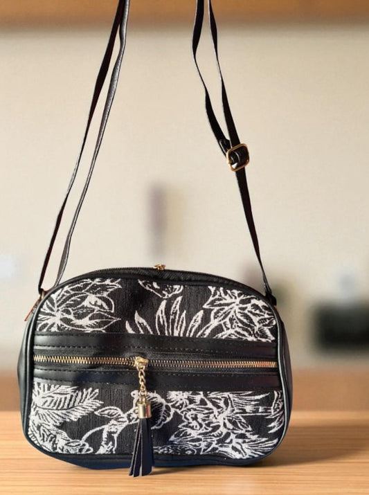 Stylish Black Jacquard Printed Sling Bags for Women – Trendy & Spacious