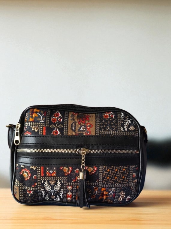 Stylish Black Ikkat Printed Sling Bags for Women – Trendy & Spacious