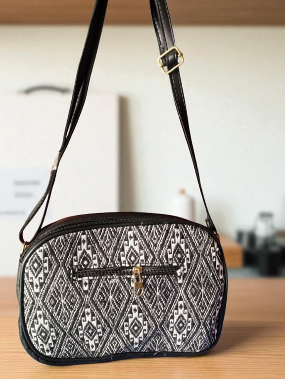 Stylish Black Jacquard Printed Sling Bags for Women – Trendy & Spacious