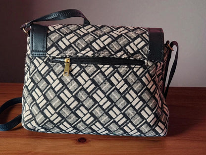 Stylish Quilted Pattern Sling Bag for Women | Modern Grey & White Crossbody Purse with Leather Accents
