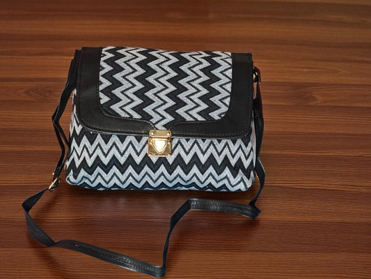 Stylish Basket Weave Quilted Sling Bag | Modern Grey & White Crossbody Purse