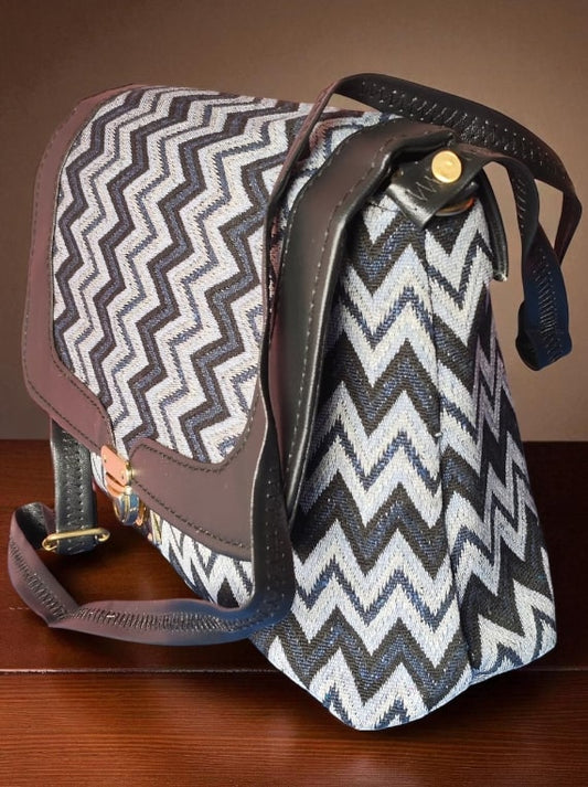 Stylish Basket Weave Quilted Sling Bag | Modern Grey & White Crossbody Purse