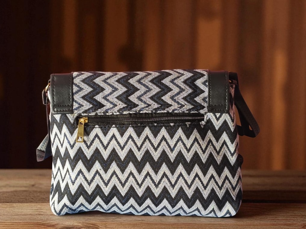Stylish Basket Weave Quilted Sling Bag | Modern Grey & White Crossbody Purse