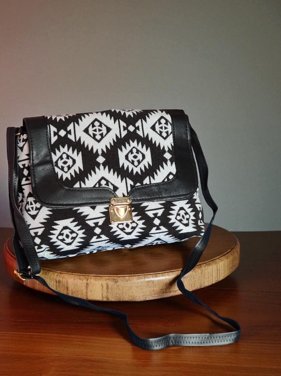 Chic Geometric Pattern Sling Bag for Women | Stylish Black & White Crossbody Purse