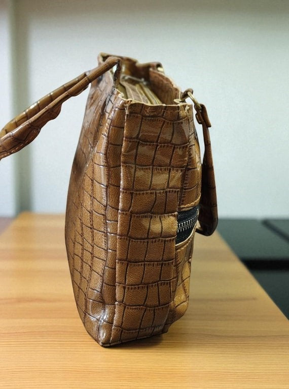 Premium PU Leather Handbags – Perfect Blend of Style & Elegance!