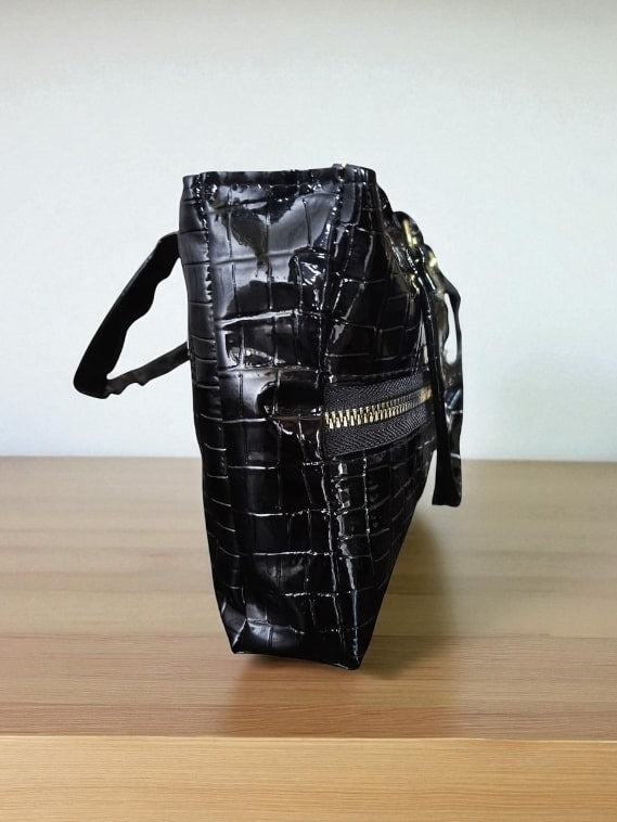 Premium PU Leather Croc-Texture Handbag for Women – Stylish Office & Casual